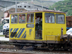 
'DP212' loading new sleepers at Regua Station, April 2012